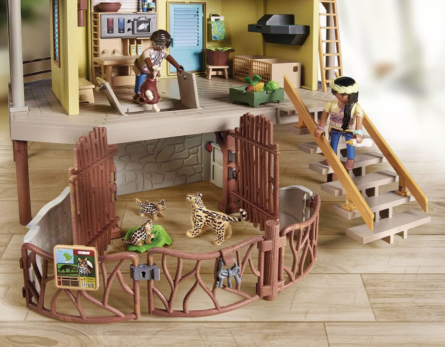 Playmobil Wildtopia Animal Care Station Research Base with Light Effects 71007