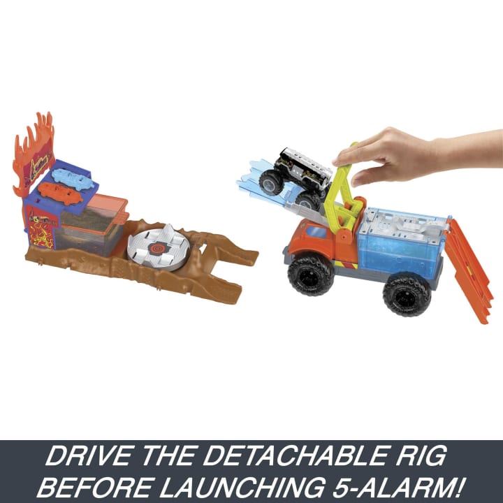 Hot Wheels Monster Trucks Arena Smashers Color Shifters 5-Alarm Rescue Playset HPN73 (Hot Wheels)