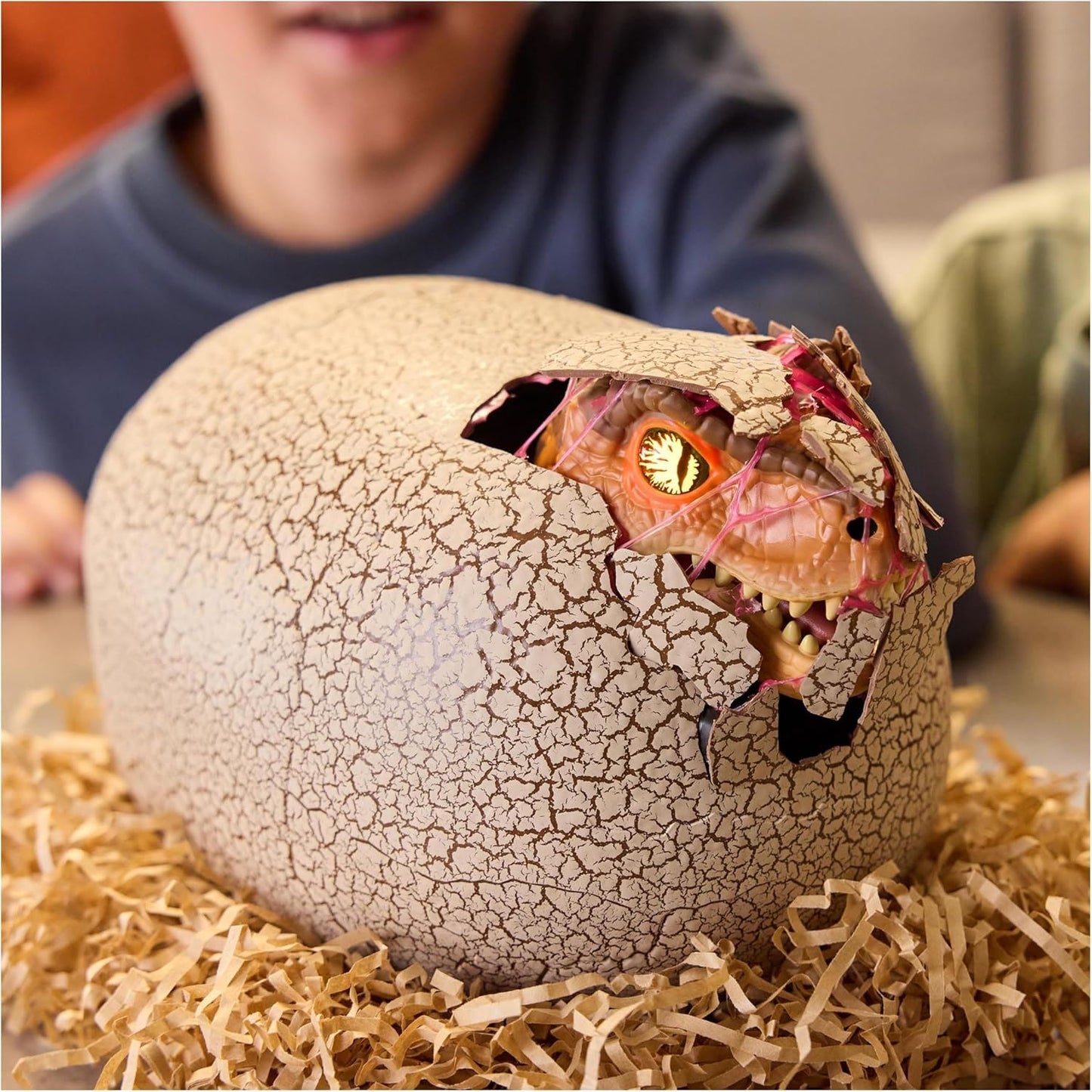 Primal Hatch 6072462 – Jurassic World Interactive Hatching Dino | Surprise Egg Toy with Lights, Sounds & Growing Dino Feature