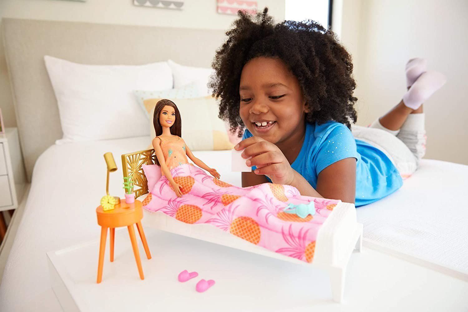 BARBIE Bedroom Playset and Doll GRG86 Furniture Accessories Figure